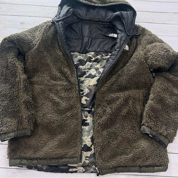 The North Face Boys Mount Camo Printed Reversible Jacket Sz XXL-18/20 - Picture 6 of 12